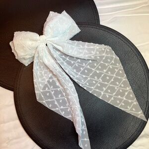 White Bow Hair clip